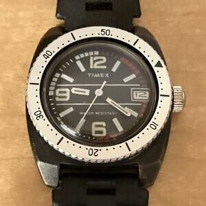 Vtg Timex SkinDiver Manual Wind Watch Running 1970s Black Rare Thin Wrist 30mm